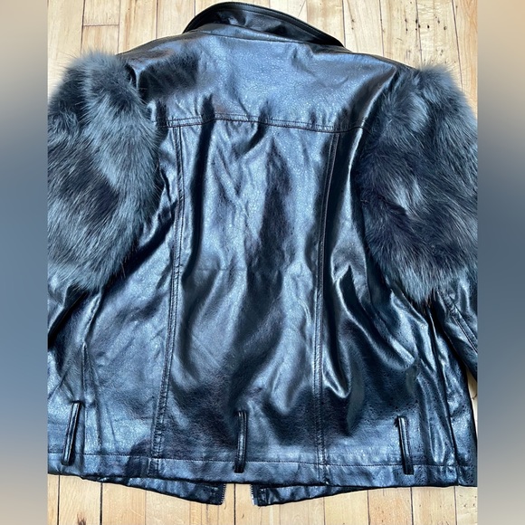 Vegan leather jacket with fur detail - Picture 2 of 6